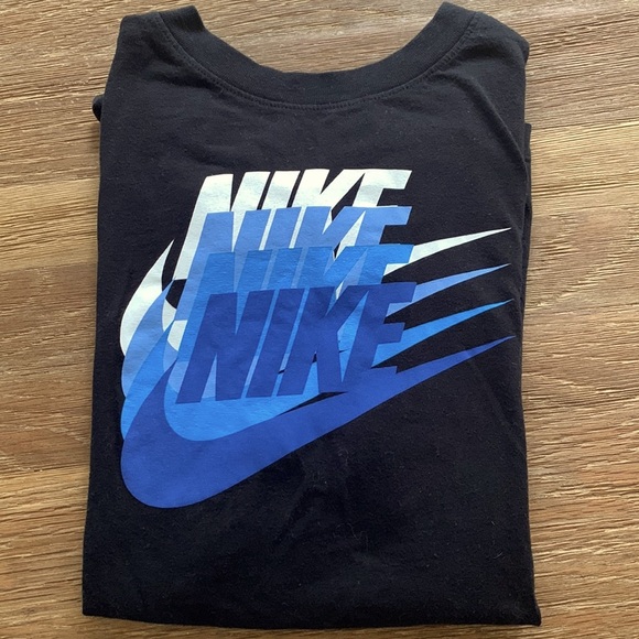 Nike t-shirt - Picture 1 of 2